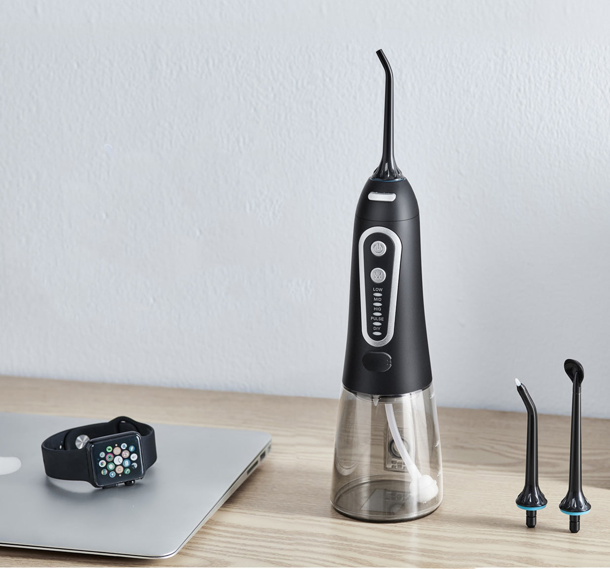 Zubní nit s vodním paprskem