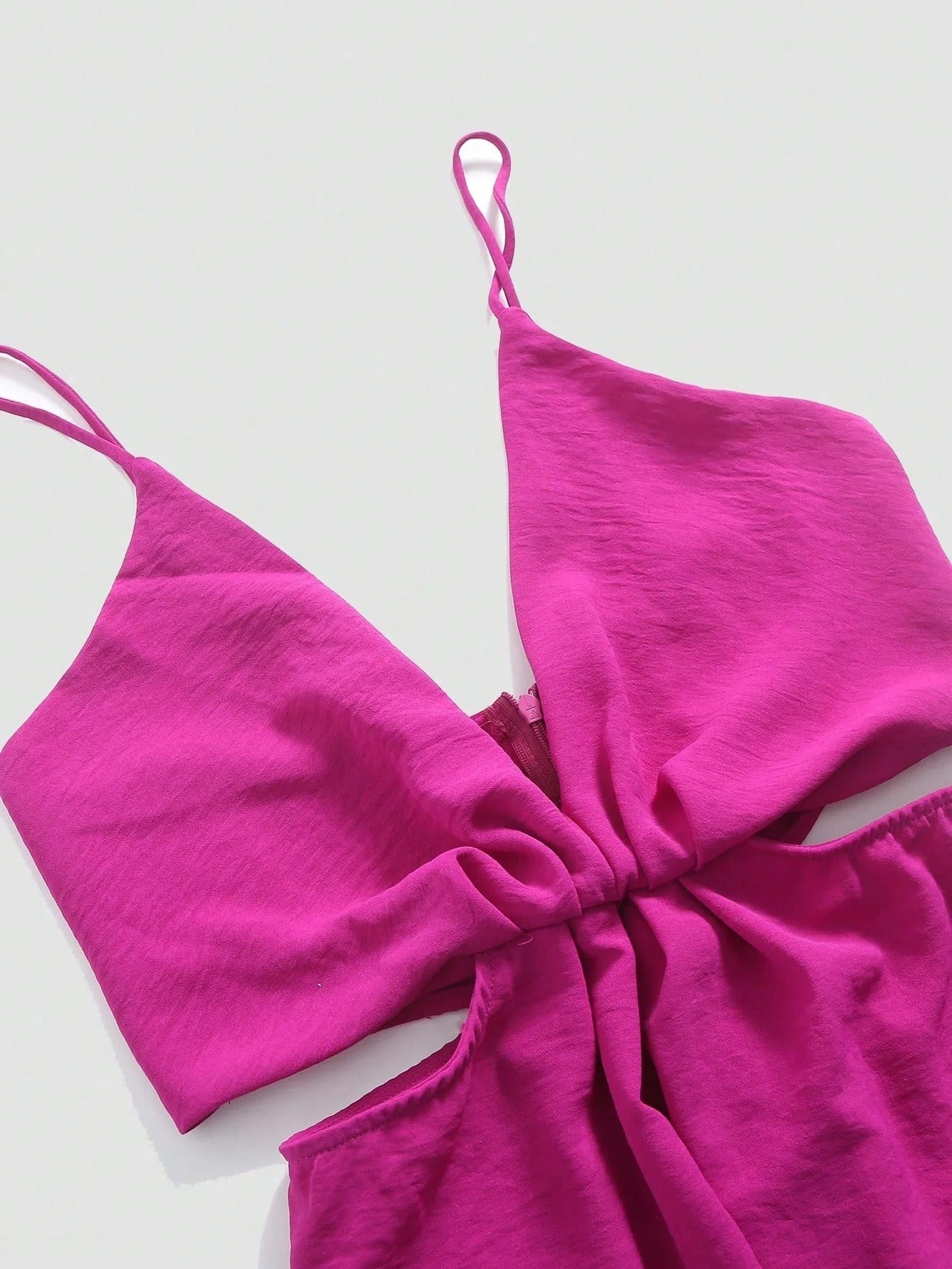 Dutý plisovaný overal se širokými nohavicemi