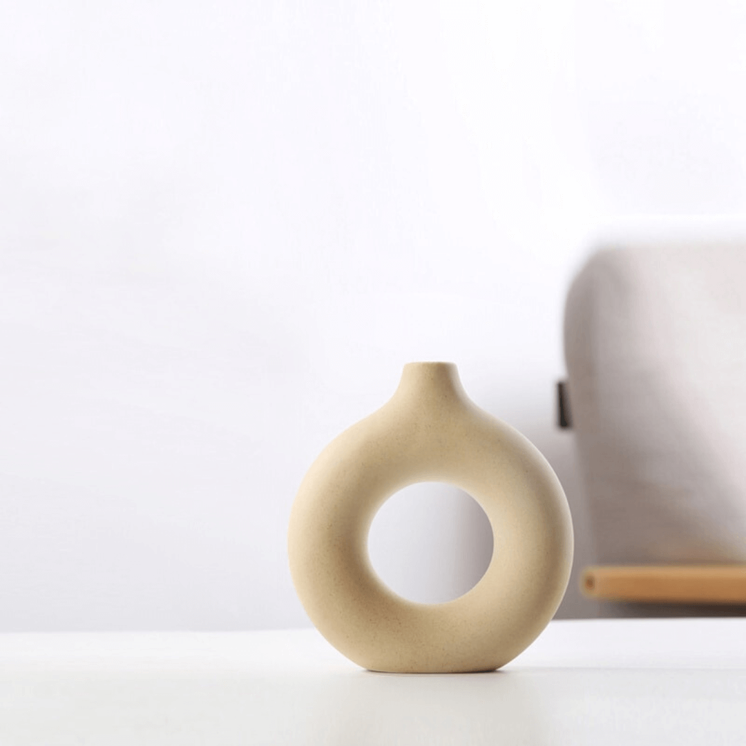 Keramická kulatá váza na květiny