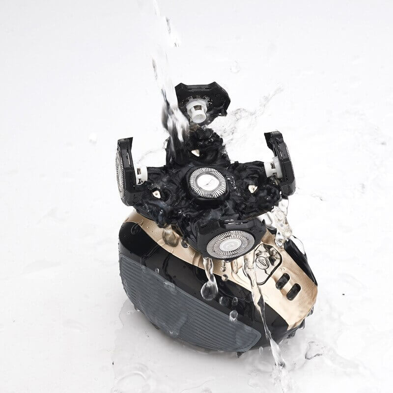 Elektrický holicí strojek s 5 hlavicemi