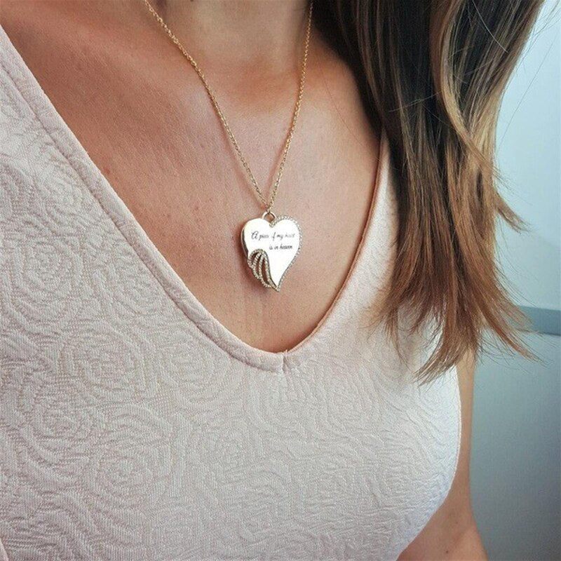 Náhrdelník se srdcem z andělských křídel