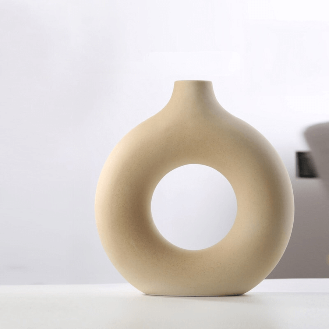 Keramická kulatá váza na květiny