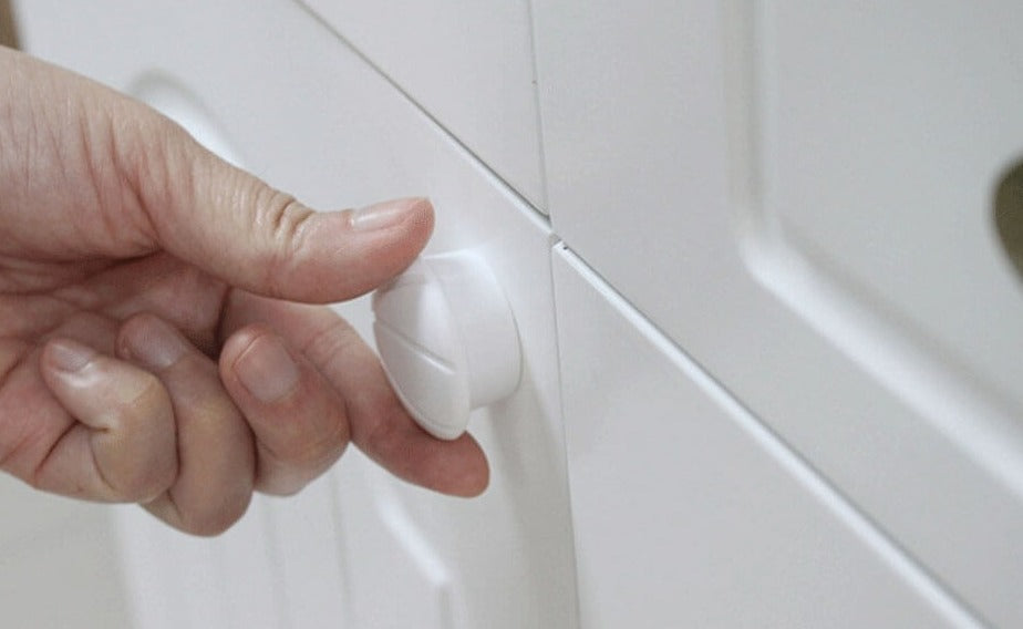 Samolepicí dětský magnetický zámek