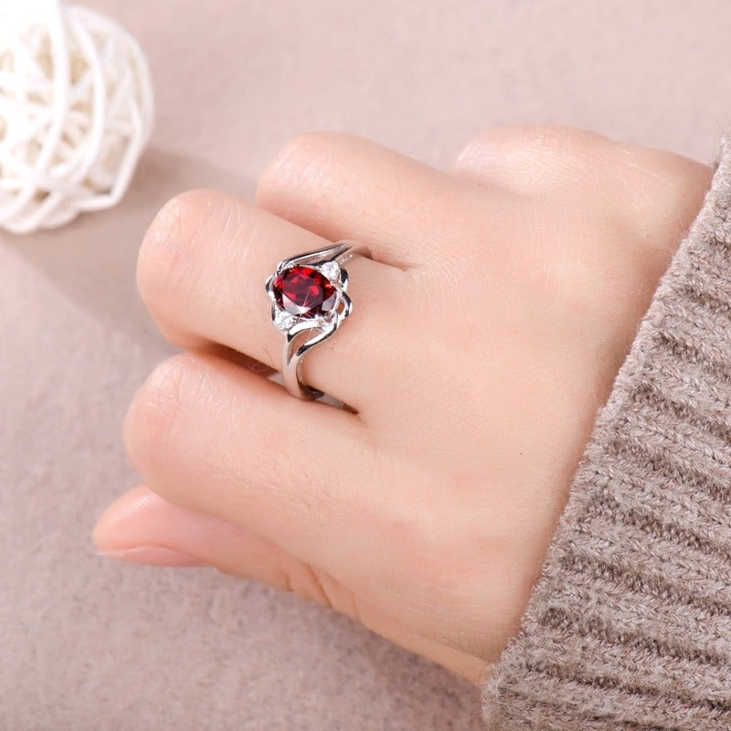 Módní prsten s narozeninovým kamenem