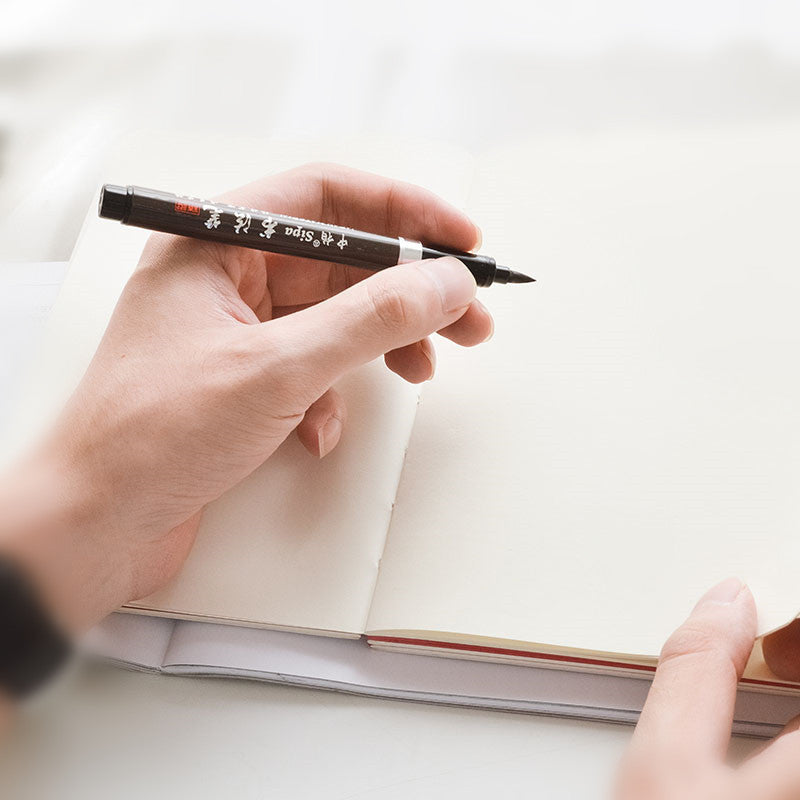 Kaligrafická tužka se štětcem