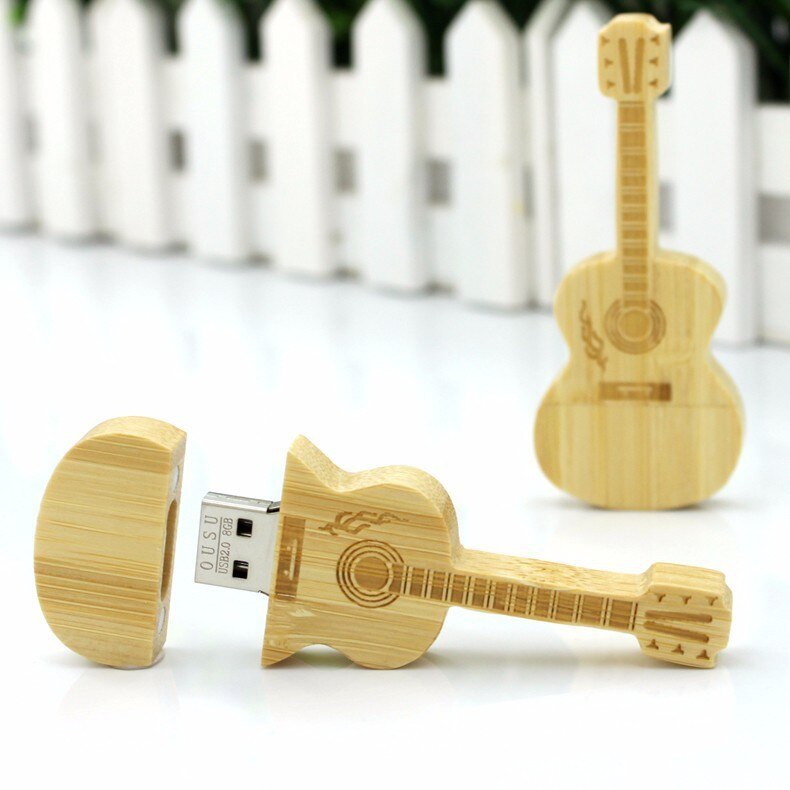 USB paměť pro dřevěnou kytaru