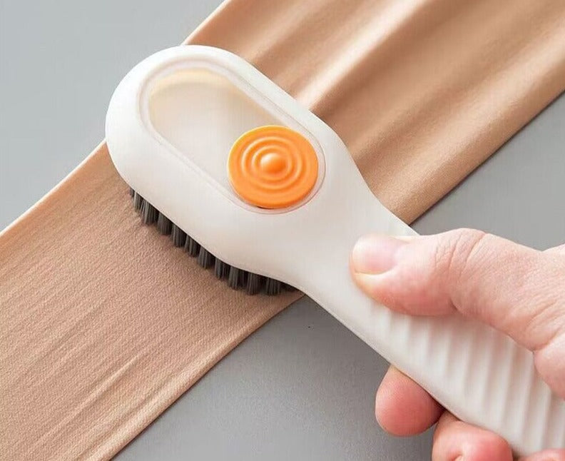 Kartáč na boty s hladkou rukojetí