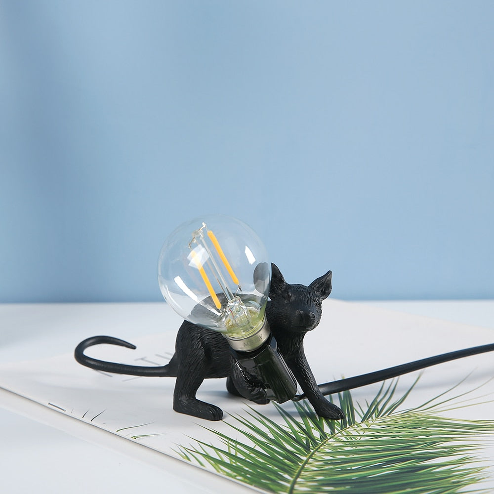 Roztomilá stolní lampa s myší