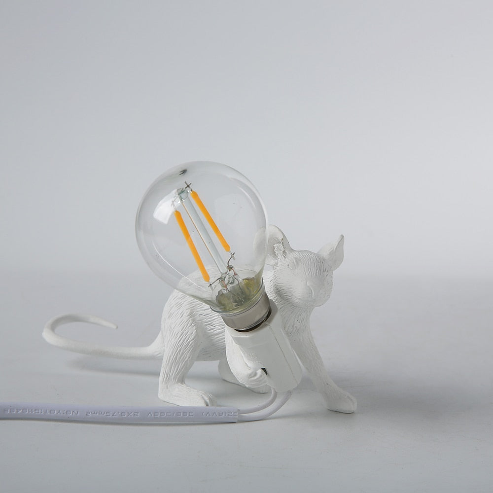 Roztomilá stolní lampa s myší