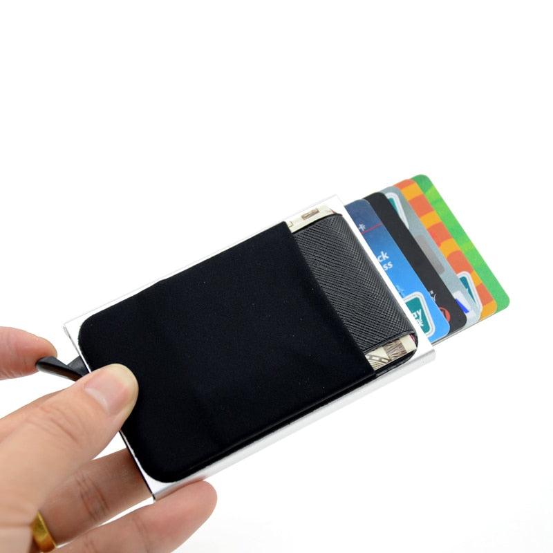 Automatický vyskakovací držák karet RFID