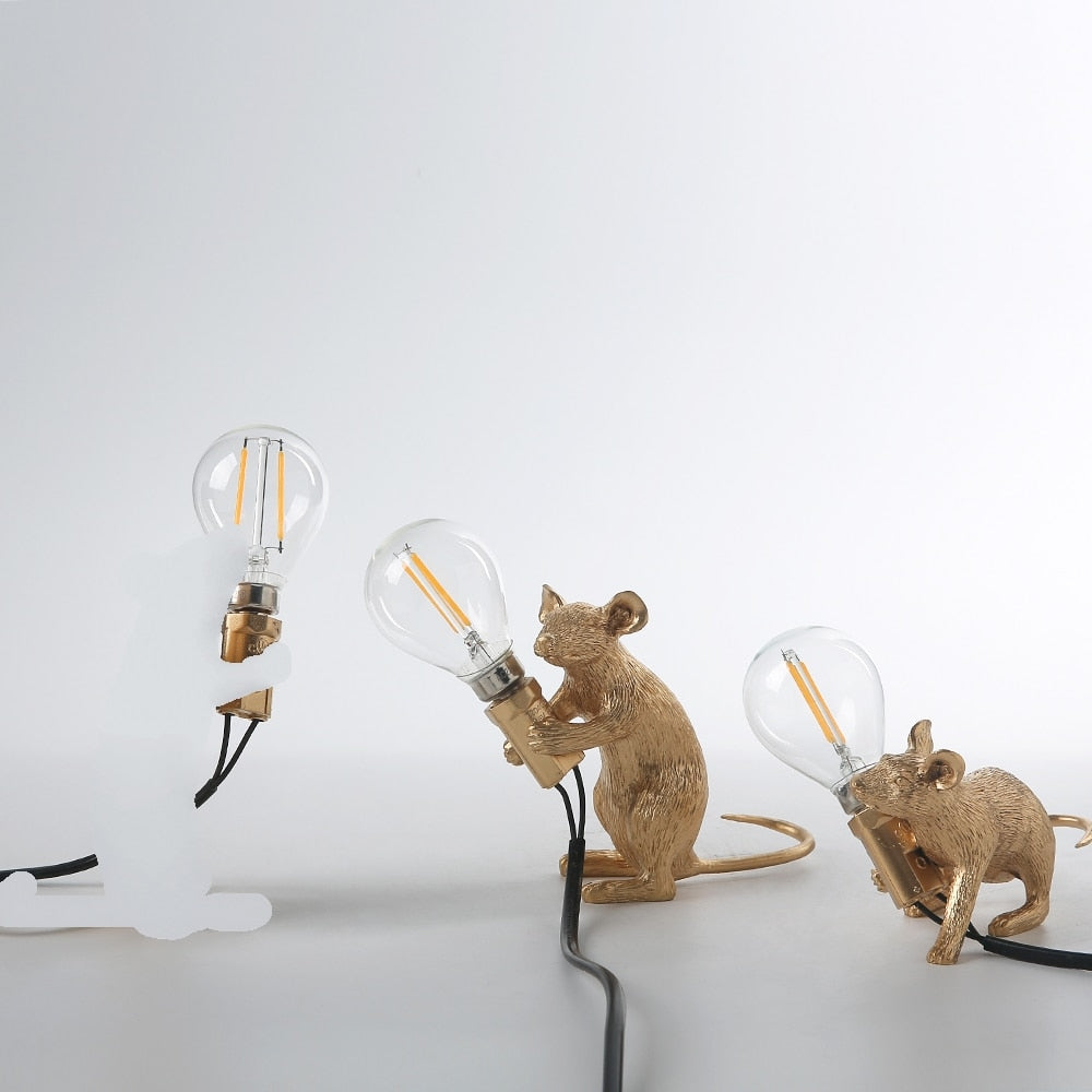 Roztomilá stolní lampa s myší