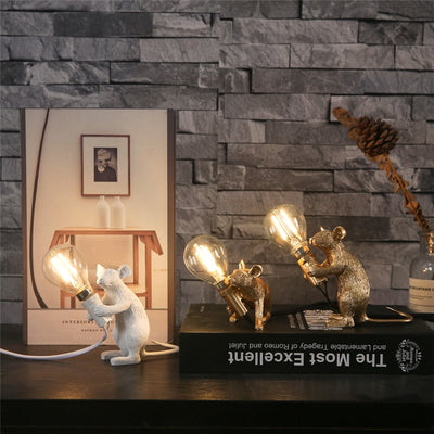 Roztomilá stolní lampa s myší