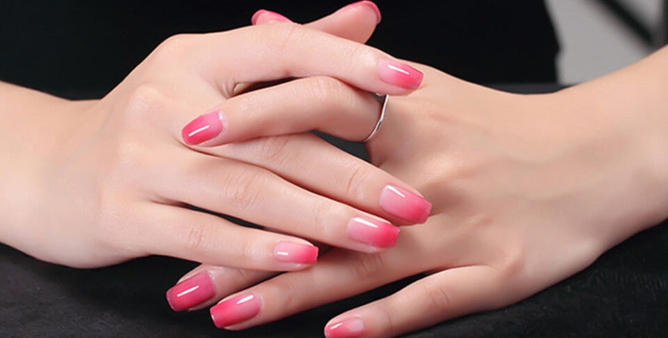 Lak na nehty měnící barvu