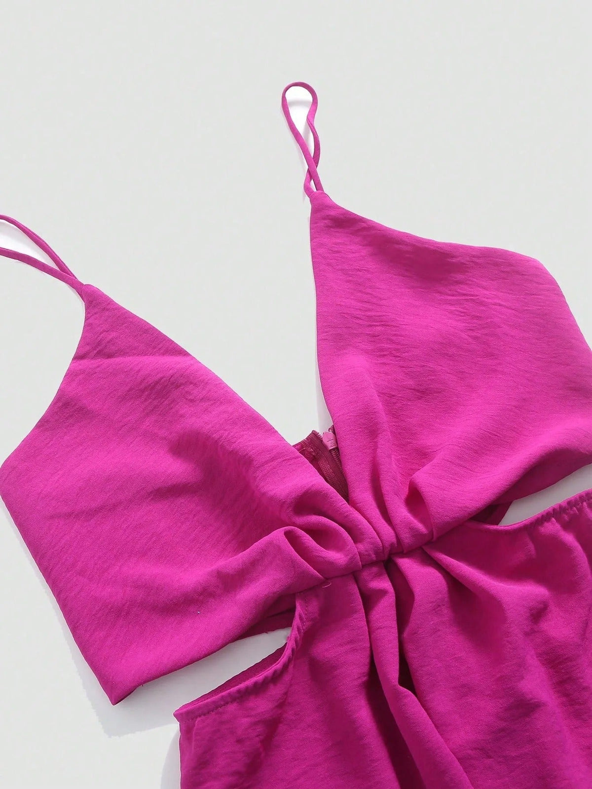 Dutý plisovaný overal se širokými nohavicemi